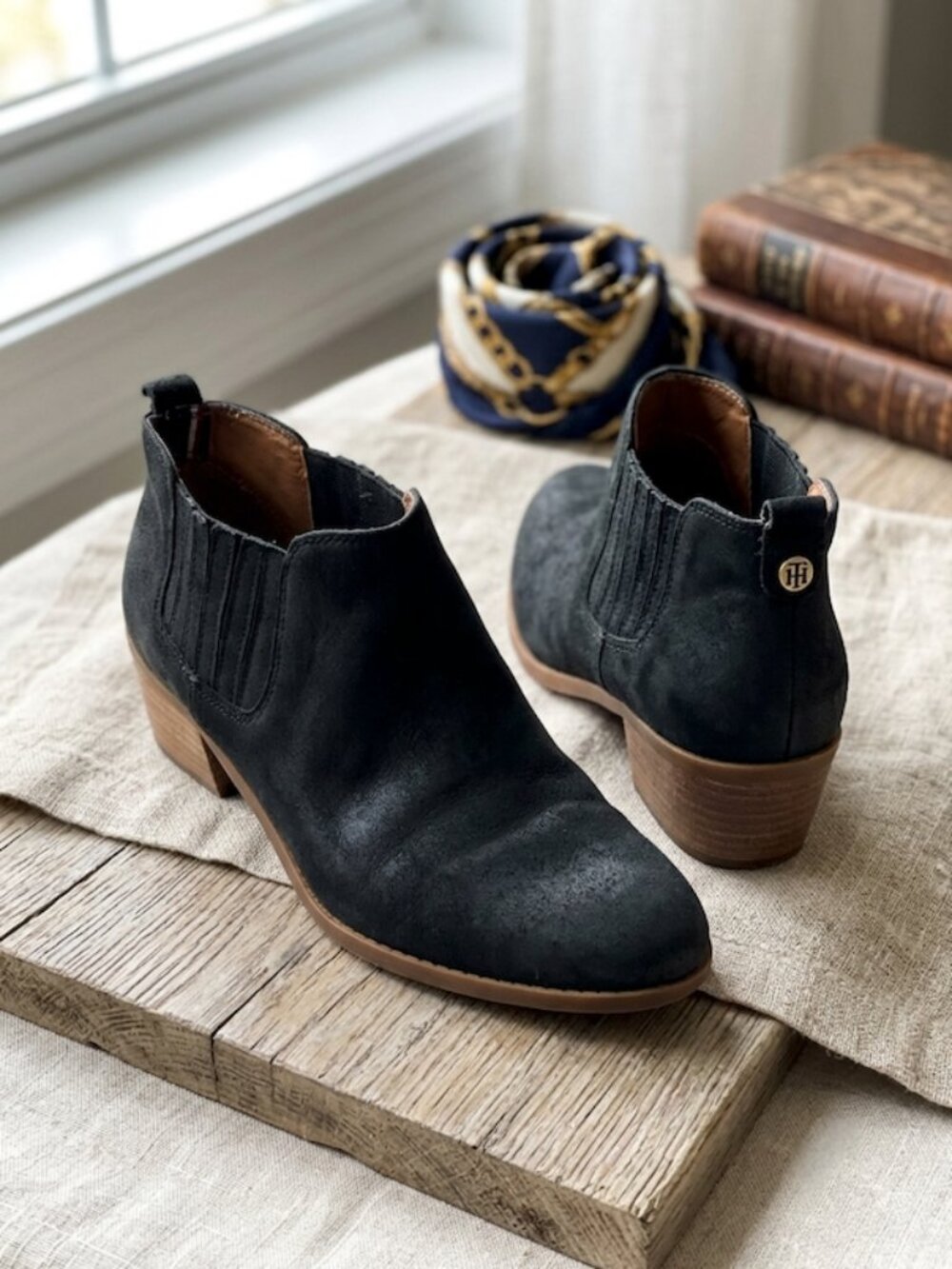 Tommy Hilfiger Suede Chelsea Booties Block Heel Black Size 8M